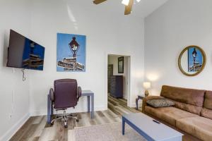 Et tv og/eller underholdning på Bywater Beauty Near music and Fun