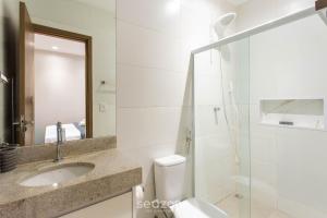 Ένα μπάνιο στο Sua estadia exclusiva a passos do Mar - BBC +42 φωτογραφίες