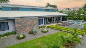 Un jardín fuera de Villa María - Perfect Getaway