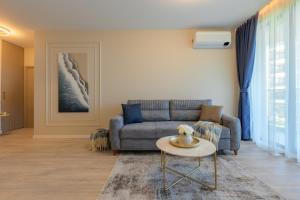 Χώρος καθιστικού στο Luxury Apartment Sea Prestige - Jacuzzi, Sauna and Steam Bath