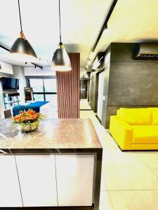 Køkken eller tekøkken på Vista Ampla e Estilo Industrial nesse Lindo Loft + 6 billeder