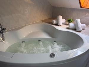 Фотография из галереи Hotel Restaurante Isape GBC в городе Аркаде