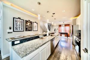 Φωτογραφία από το άλμπουμ του The 713 Residence 10 Minutes From NRG, Daikin Park, Toyota Center etc στο Χιούστον +34 φωτογραφίες