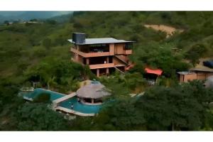 Fotografie z fotogalerie ubytování Nature Escape Villa with Pools and Jacuzzis and Pet-Friendly Stay v destinaci Puerto López