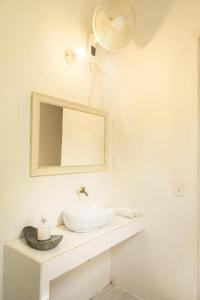 Gallery image of ekaa villa in Palomino