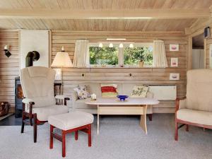 Χώρος καθιστικού στο Cozy Log Cabin Retreat-By Traum