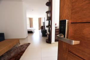 Η κουζίνα ή μικρή κουζίνα στο Zakua Gardens