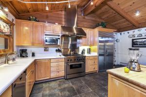 Fotografie z fotogalerie ubytování Glen Ellen Stone Retreat - Family Friendly Home - Walk to Town v destinaci Glen Ellen