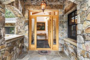 Fotografie z fotogalerie ubytování Glen Ellen Stone Retreat - Family Friendly Home - Walk to Town v destinaci Glen Ellen