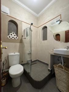 Un baño de Yaqcha Home