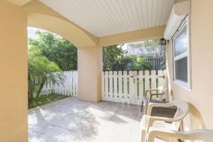 Μπαλκόνι ή βεράντα στο Pompano Beachview Home home