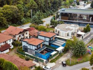 an overhead view of a house with red roof at Zümrüt villaları in Sapanca