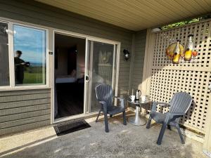 Balkoni atau teres di Shorewater Resort Oceanside Studio - 2 beds +41 gambar