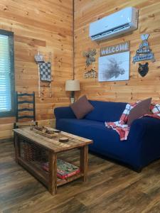 Φωτογραφία από το άλμπουμ του Lazy Oak Lay-Up, WiFi, Hot Tub σε Campton