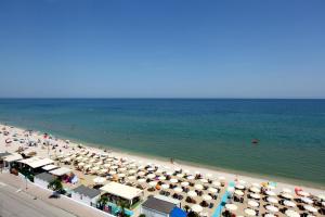 Widok na morze z tego hotelu