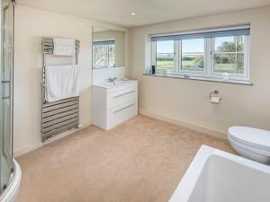 Ένα μπάνιο στο Green Farm Cottage