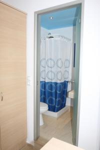 Koupelna v ubytování SunOrama Apts-Studios