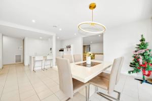 Φωτογραφία από το άλμπουμ του Lakeside House in Manor Lakes σε Wyndham Vale +19 φωτογραφίες