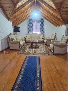 Et opholdsområde på Emily Cottage house in Gjirokaster