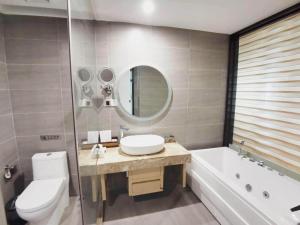 Ένα μπάνιο στο Lavande Hotel Wuhan Wangjiawan Subway Station Branch +143 φωτογραφίες
