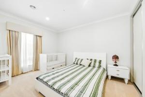 Φωτογραφία από το άλμπουμ του Lakeside House in Manor Lakes σε Wyndham Vale