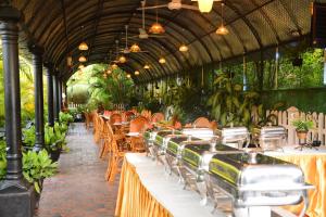 ห้องอาหารหรือที่รับประทานอาหารของ JKAB Park Hotel