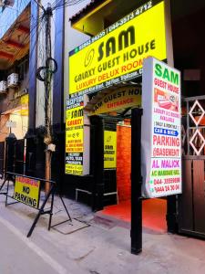 Gallery image of sam galaxy guest house in Chennai