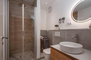 Ένα μπάνιο στο MY STAY - Erholung am Chiemsee in zentraler Lage in Prien