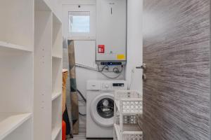 Fotografie z fotogalerie ubytování Casa T3 com piscina perto da praia v destinaci Charneca