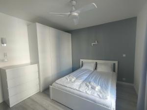 Fotografie z fotogalerie ubytování 3-Bedroom Apartment with 2 Free Parking Spots - TAURON ARENA v Krakově + 14 fotografií