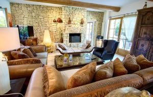 Posezení v ubytování Évasion Provençale : Villa Élégante pour 10 Personnes