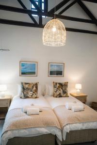 Postel nebo postele na pokoji v ubytování Farm Cottage - Mountain View,Fireplace,Game viewing