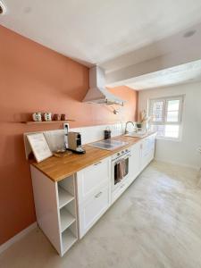 Dapur atau dapur kecil di Moderne Studio neuf