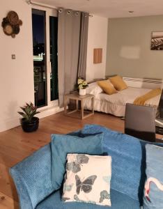 O zonă de relaxare la Notting Hill Gate Room