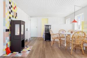 Køkken eller tekøkken på LN2023-Hjorring-Sondre-Strandvej-1 + 14 billeder