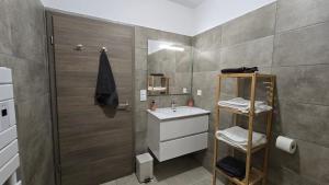 Ένα μπάνιο στο Nepita-Dolce-Vita T2 sea view