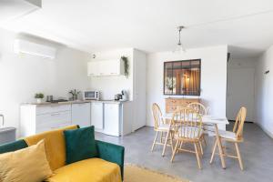 Η κουζίνα ή μικρή κουζίνα στο Le Nid des Alpilles - 3 to 4 beds - Air Conditioning - WiFi