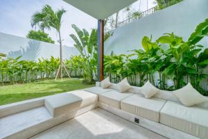 Zahrada ubytování Luxury Industrial-Style 2BR Villa Kirma Near the Beach