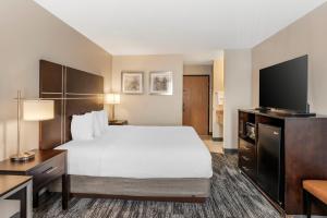 Televisyen dan/atau pusat hiburan di Best Western Shippensburg