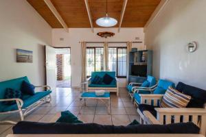 Posezení v ubytování A Stroll to the beach