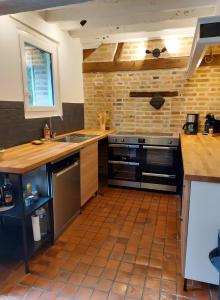 Dapur atau dapur kecil di Grande Maison Au Coeur De La Forêt