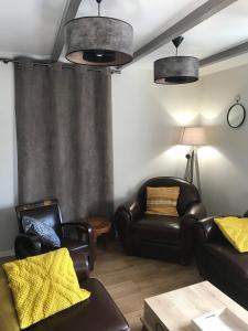 Ruang duduk di Maison Ty Moguer