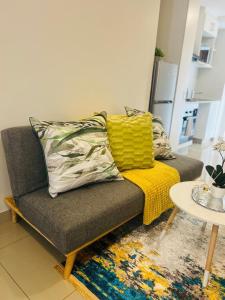 Χώρος καθιστικού στο Comfortable corner Umhlanga - near Gateway