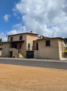 Το κτήριο όπου στεγάζεται  η παραθεριστική κατοικία