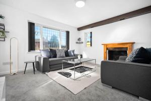 Χώρος καθιστικού στο Charming Harvington Cottage - Hot Tub, Pet Friendly, Sleeps 11