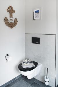 Koupelna v ubytování Lindenhof Landhaus 1 Meertied - Ferienwohnung im Lindenhof