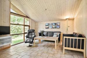 Μια τηλεόραση ή/και κέντρο ψυχαγωγίας στο JB126-Fjerritslev-Tyttebaerstien-48