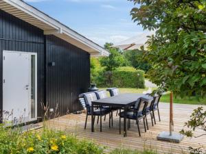 Zahrada ubytování Holiday Home Donco - 600m from the sea by Interhome