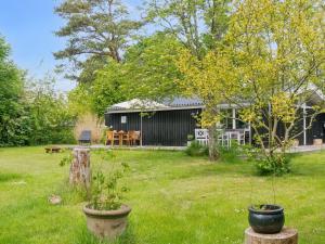 Κήπος έξω από το Holiday Home Ilsabet - 750m from the sea by Interhome