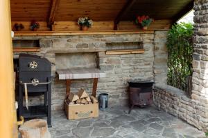 Gril dostupný pro hosty v penzionu